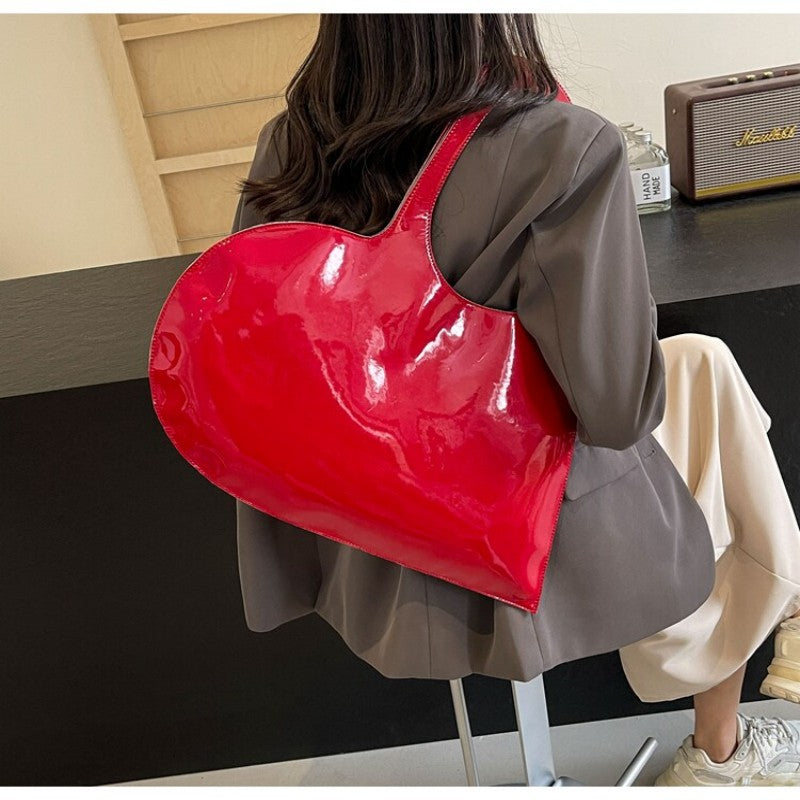 INS-style solid color glossy heart-shaped handbag women's bag 2026 summer fashionable shoulder bag