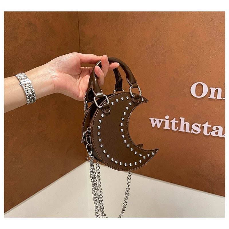 European and American punk style studded moon bag for women, niche design, fashionable chain single-shoulder cute saddle bag