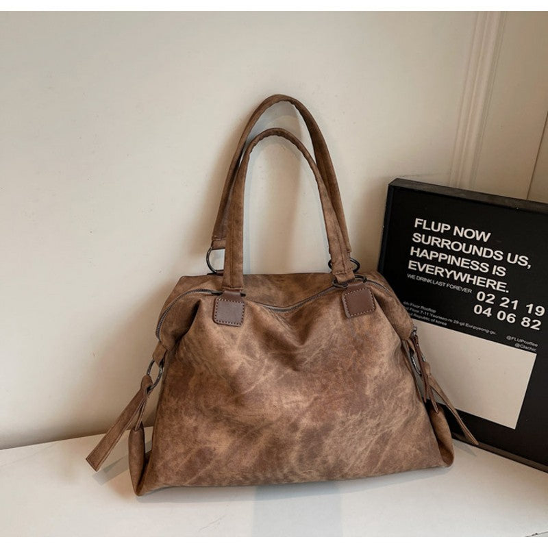 Vintage Punk Style Rivet Single-Shoulder Bag for Women Fashionable Commuter Bag Single-Shoulder Bag