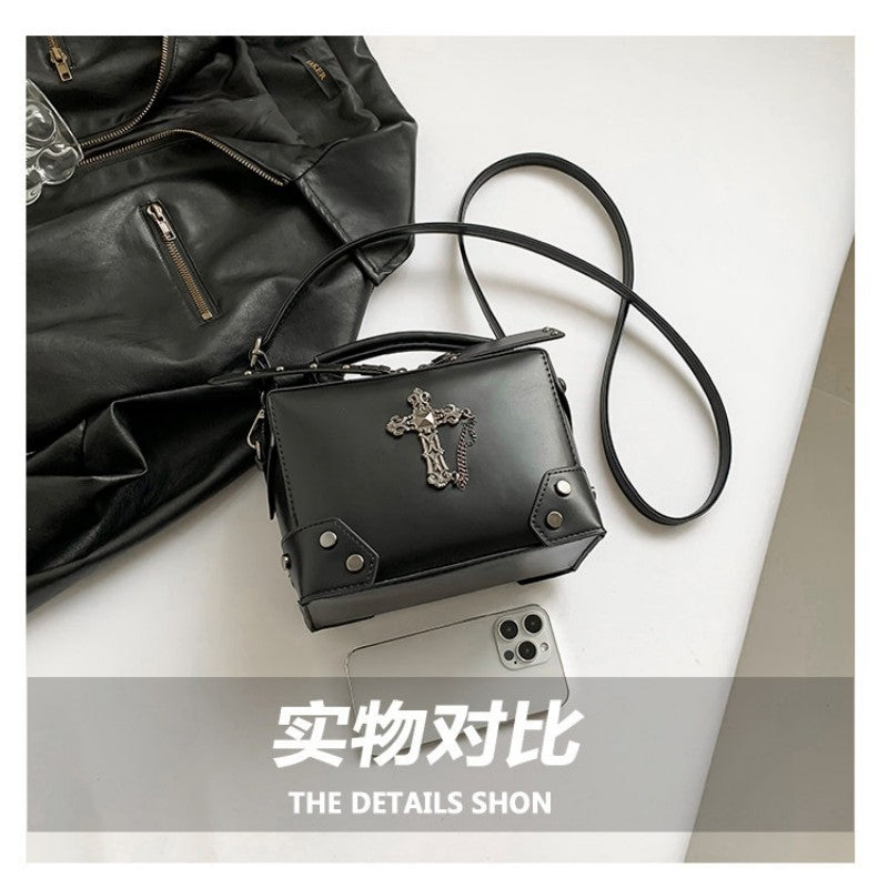 Best-selling Punk Motorcycle Style Cross Handheld Box Bag Heavy-duty Rivet Pillow Bag Skull Single-shoulder Crossbody