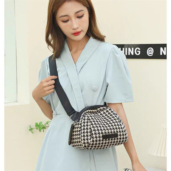 Hot-Selling Canvas Crossbody Chest Pack – Versatile Shoulder Bag for Women, Fashionable Everyday Carry Bag