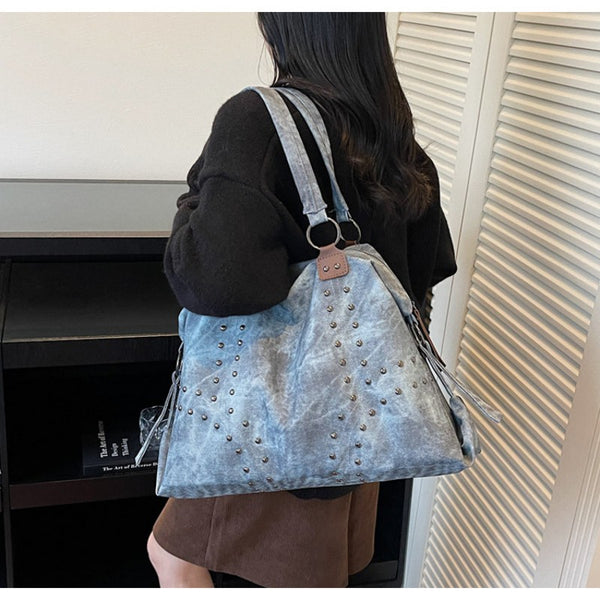 Vintage Punk Style Rivet Single-Shoulder Bag for Women Fashionable Commuter Bag Single-Shoulder Bag