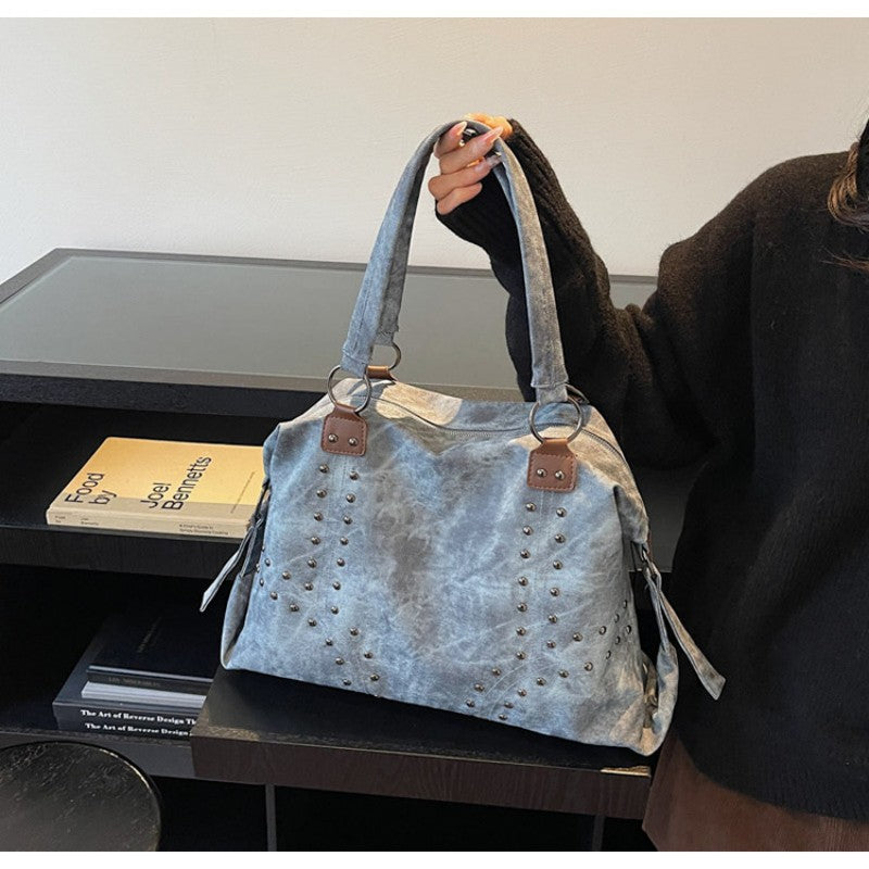 Vintage Punk Style Rivet Single-Shoulder Bag for Women Fashionable Commuter Bag Single-Shoulder Bag