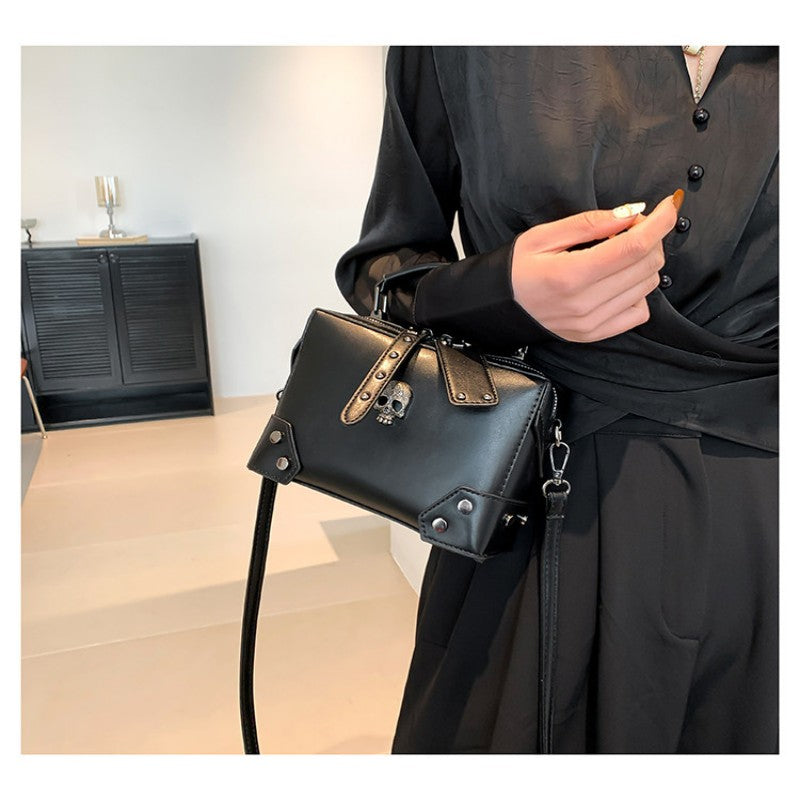 Best-selling Punk Motorcycle Style Cross Handheld Box Bag Heavy-duty Rivet Pillow Bag Skull Single-shoulder Crossbody