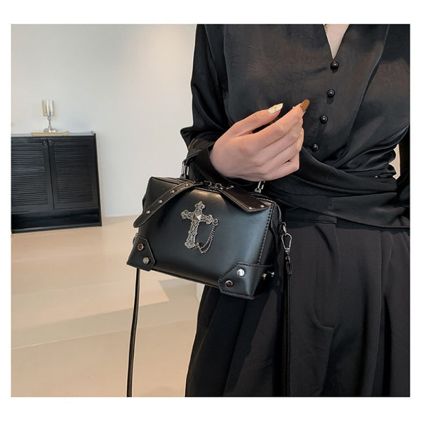 Best-selling Punk Motorcycle Style Cross Handheld Box Bag Heavy-duty Rivet Pillow Bag Skull Single-shoulder Crossbody