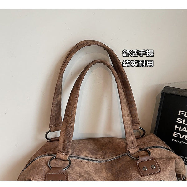 Vintage Punk Style Rivet Single-Shoulder Bag for Women Fashionable Commuter Bag Single-Shoulder Bag
