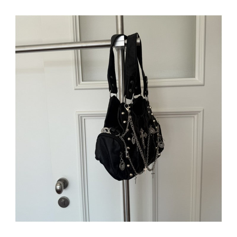Punk-style chain bag for women, black cross motorcycle bag, niche design versatile tote bag